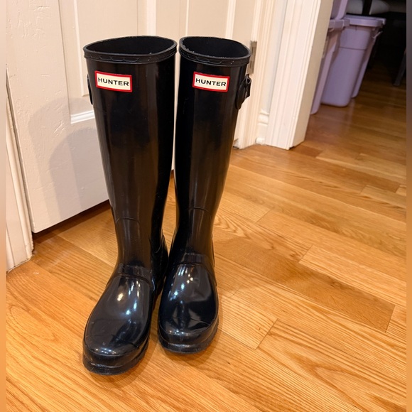 Hunter Classic Tall Black Glossy Boots - Picture 2 of 13